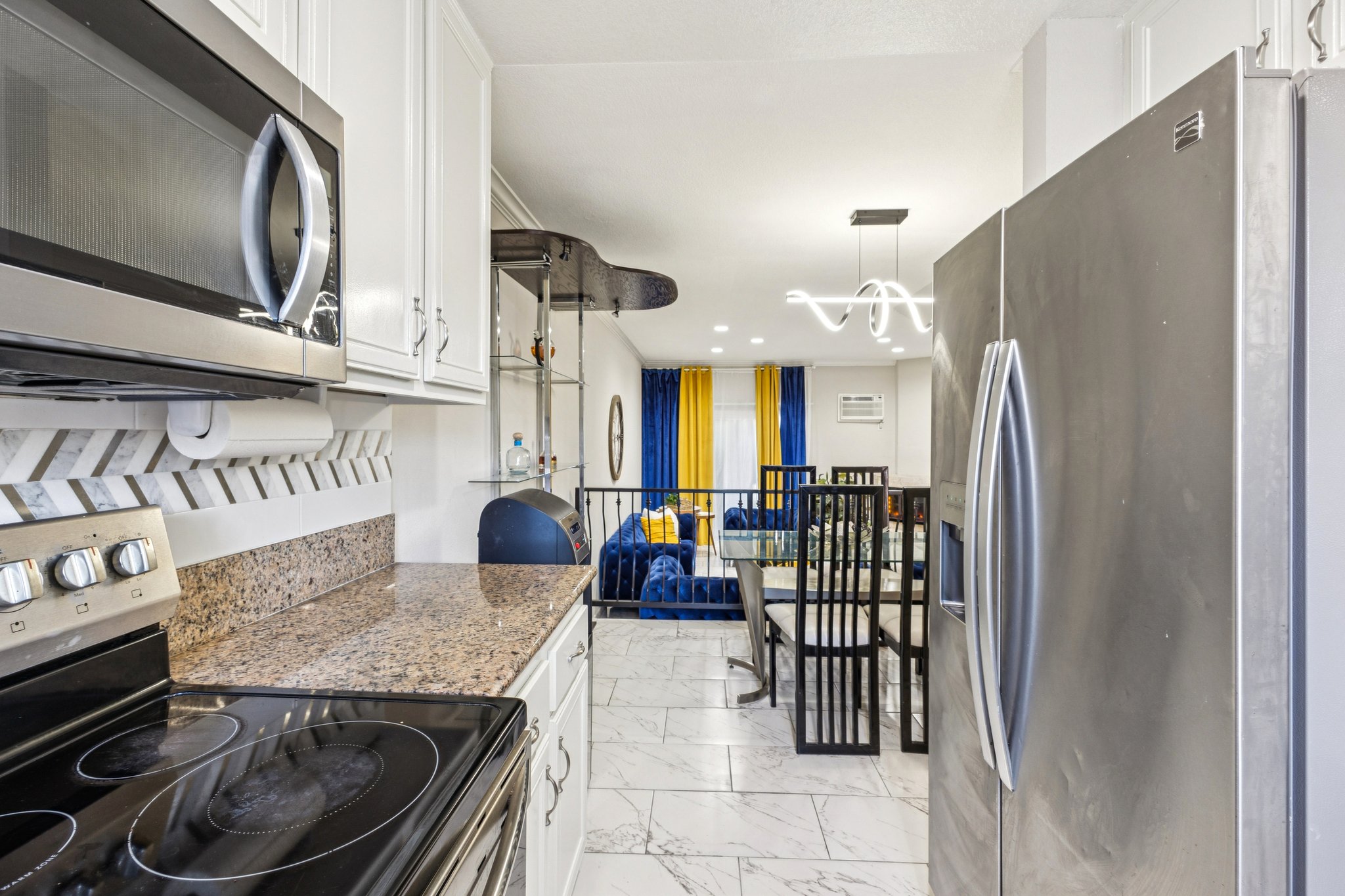 N Mollison Ave 9-S1501-015.jpg