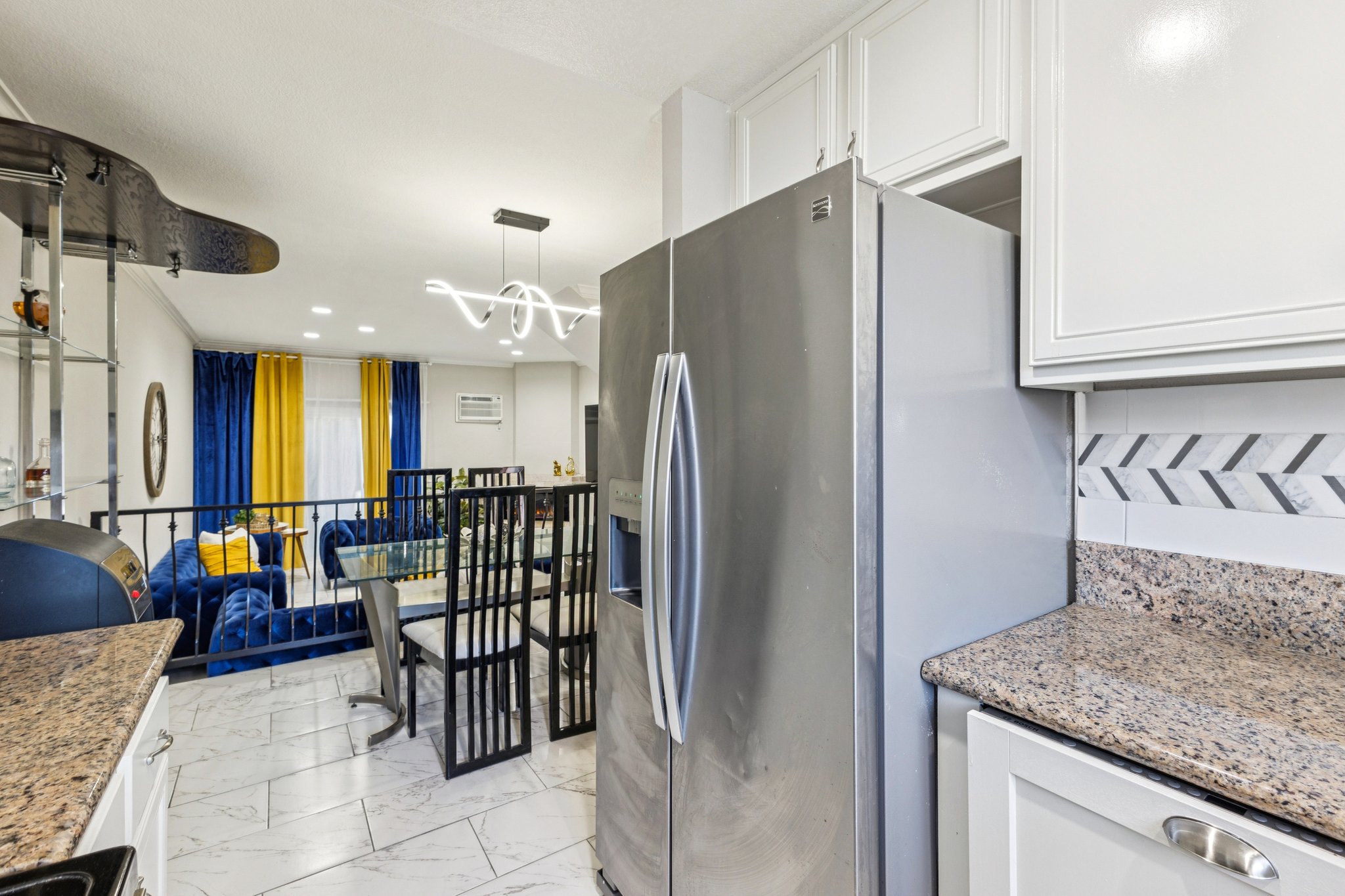 N Mollison Ave 9-S1501-016.jpg