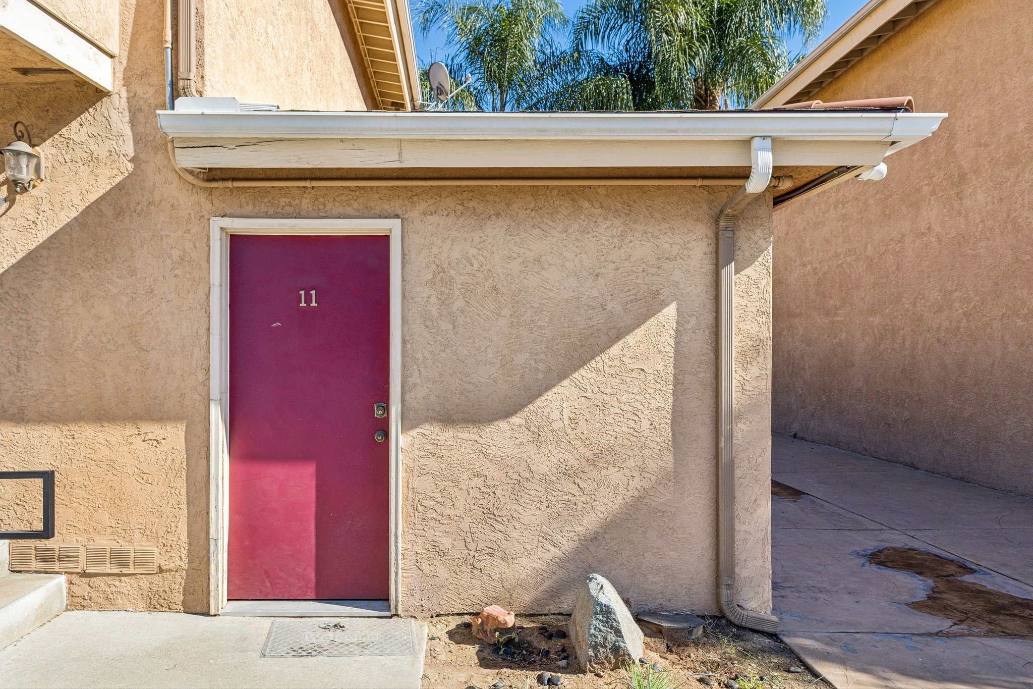 N Mollison Ave 9-S1501-030.jpg