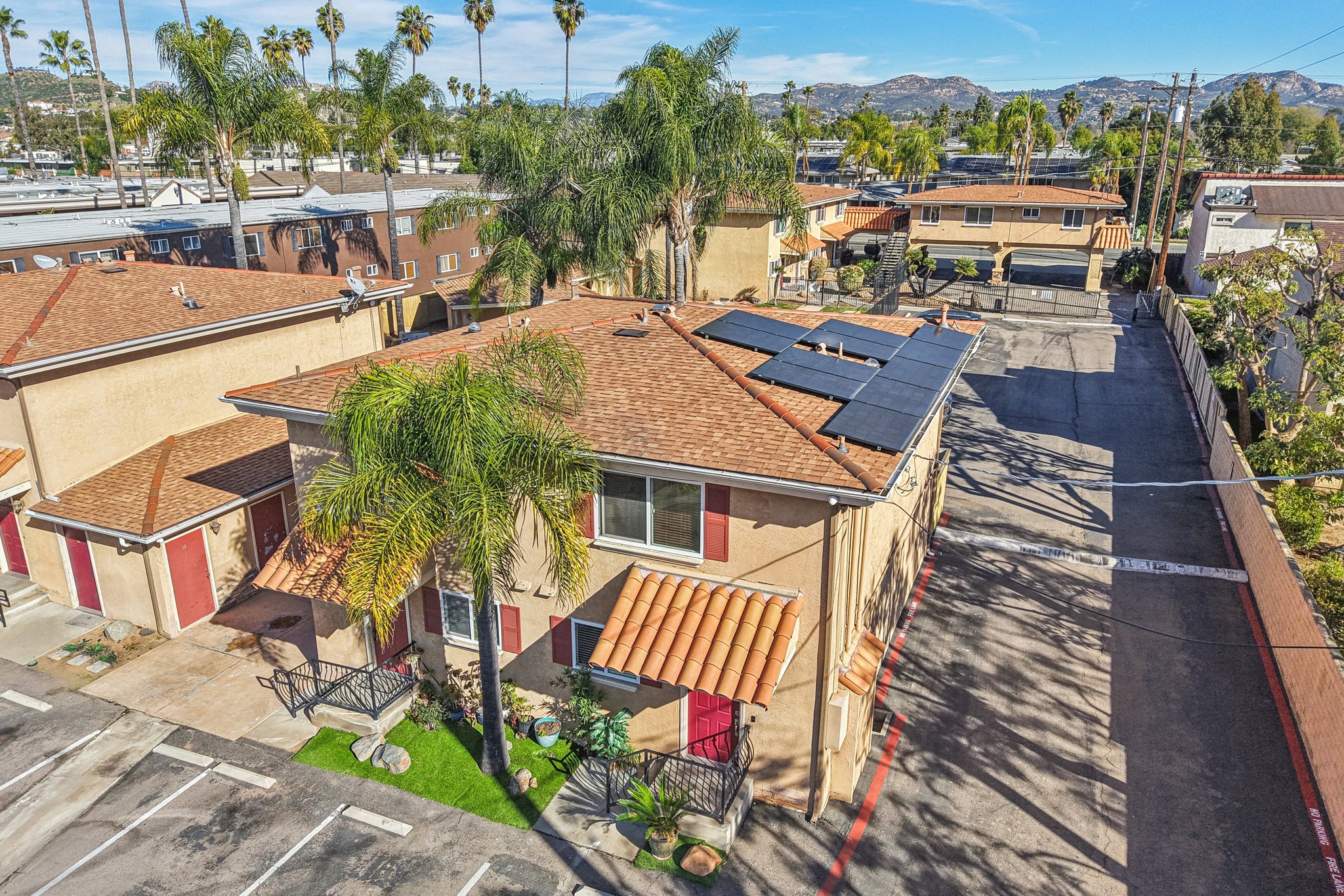 N Mollison Ave 9-S1501-036.jpg