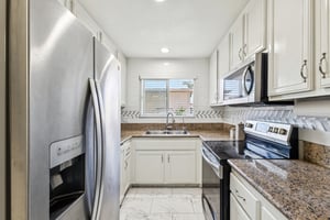 N Mollison Ave 9-S1501-013.jpg