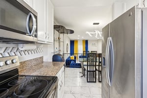 N Mollison Ave 9-S1501-015.jpg