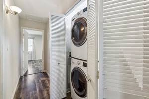 N Mollison Ave 9-S1501-021.jpg