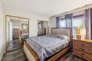 N Mollison Ave 9-S1501-024.jpg