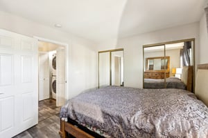 N Mollison Ave 9-S1501-025.jpg