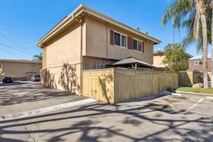 N Mollison Ave 9-S1501-029.jpg