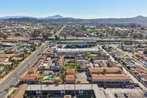 N Mollison Ave 9-S1501-041.jpg