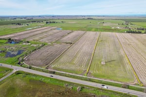 Country Acres Ln-004.jpg