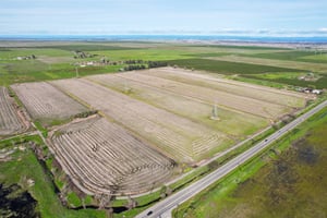 Country Acres Ln-005.jpg