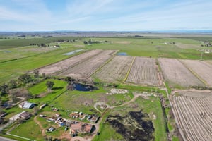 Country Acres Ln-006.jpg