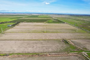 Country Acres Ln-009.jpg