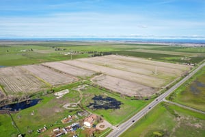 Country Acres Ln-020.jpg
