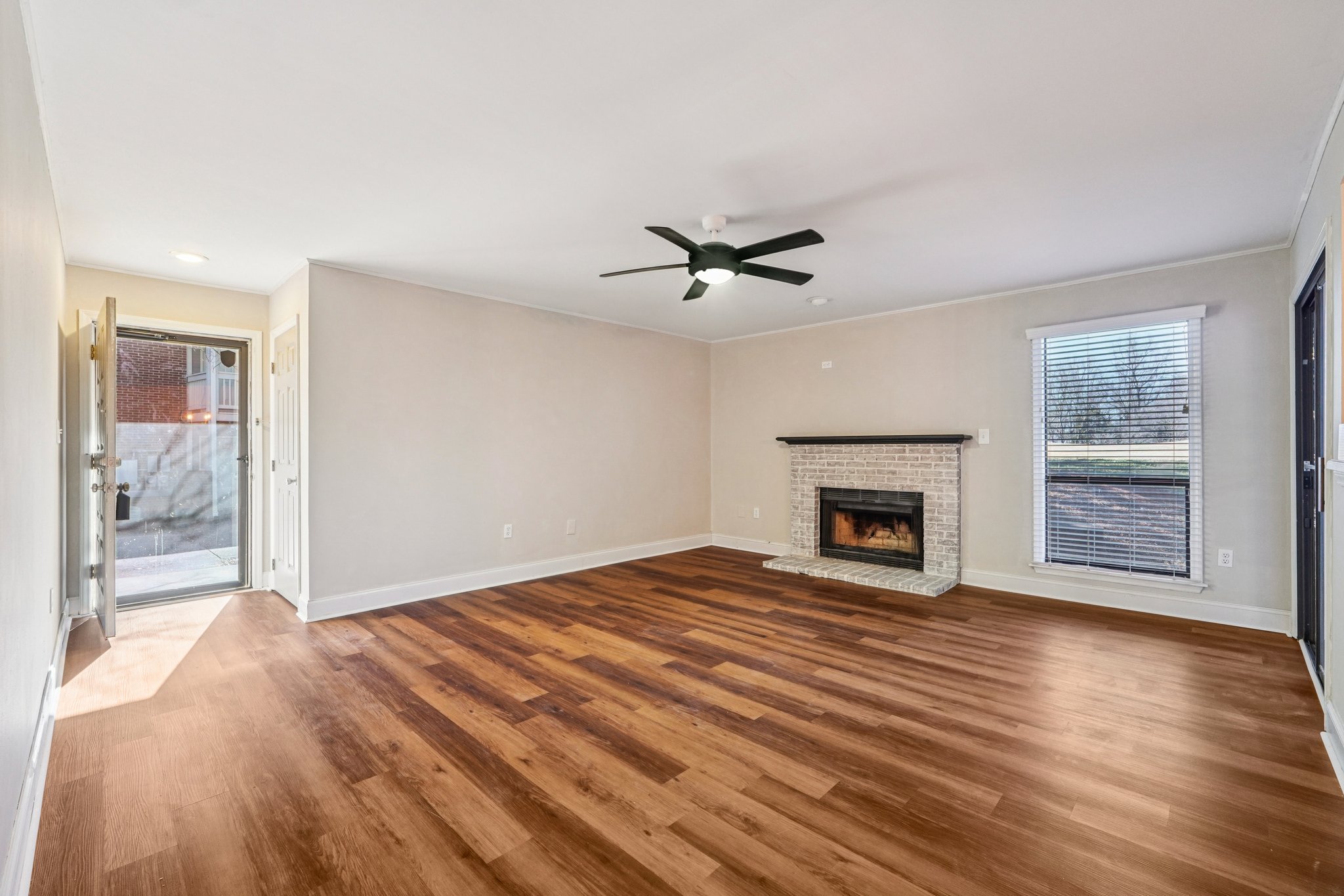 188750-191185 - 7920 Greenside Ct, Charlotte, NC 28277-S1702-003.jpg