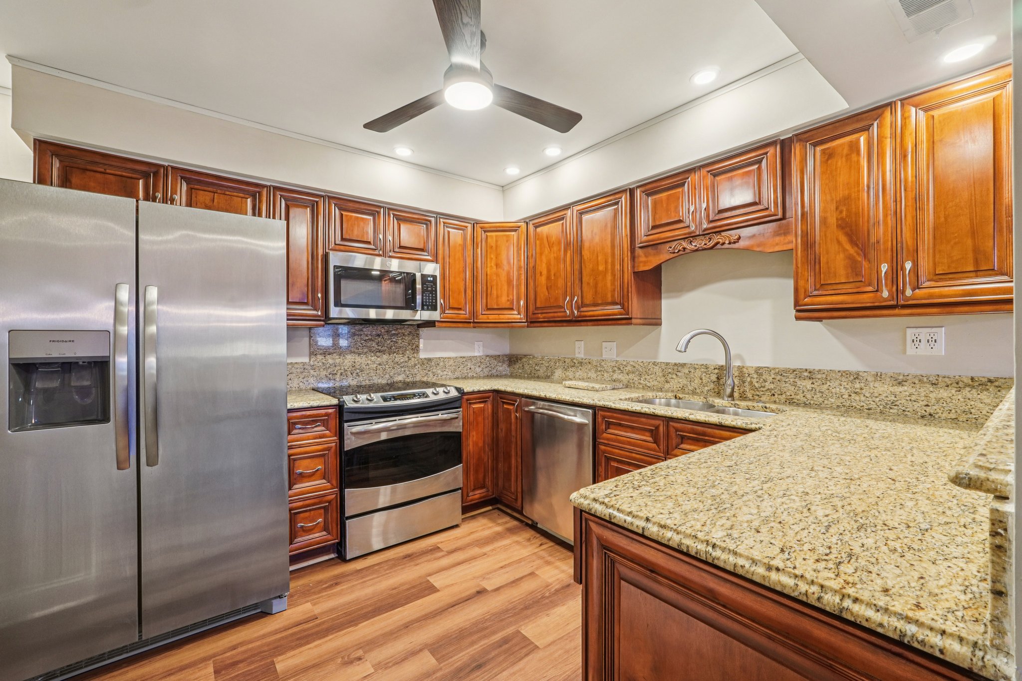 188750-191185 - 7920 Greenside Ct, Charlotte, NC 28277-S1702-008.jpg