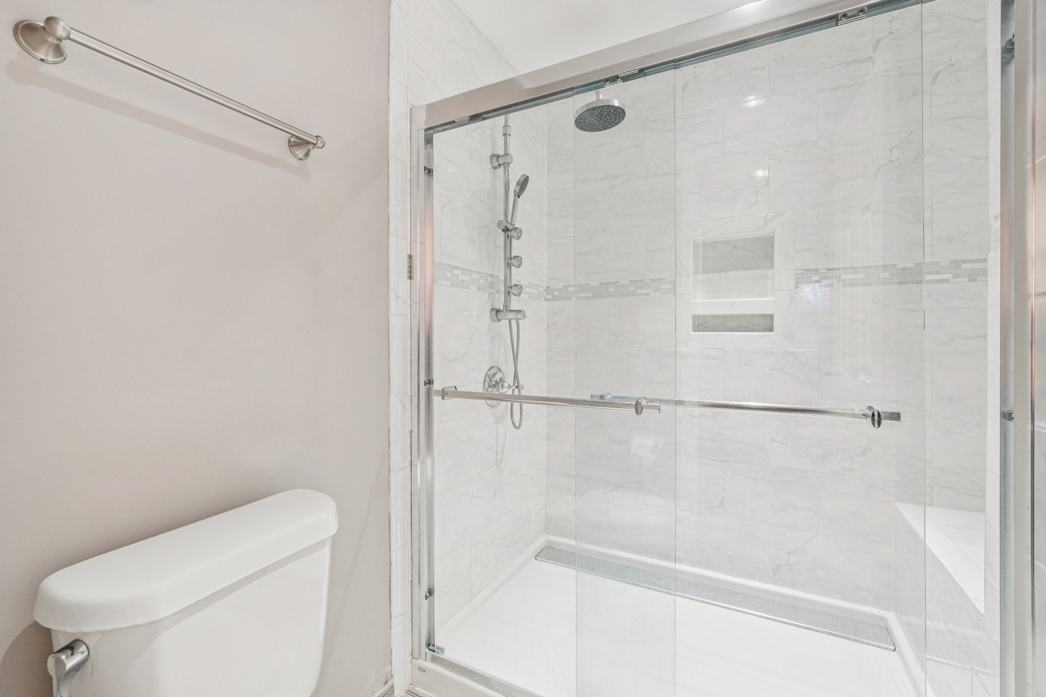 188750-191185 - 7920 Greenside Ct, Charlotte, NC 28277-S1702-013.jpg