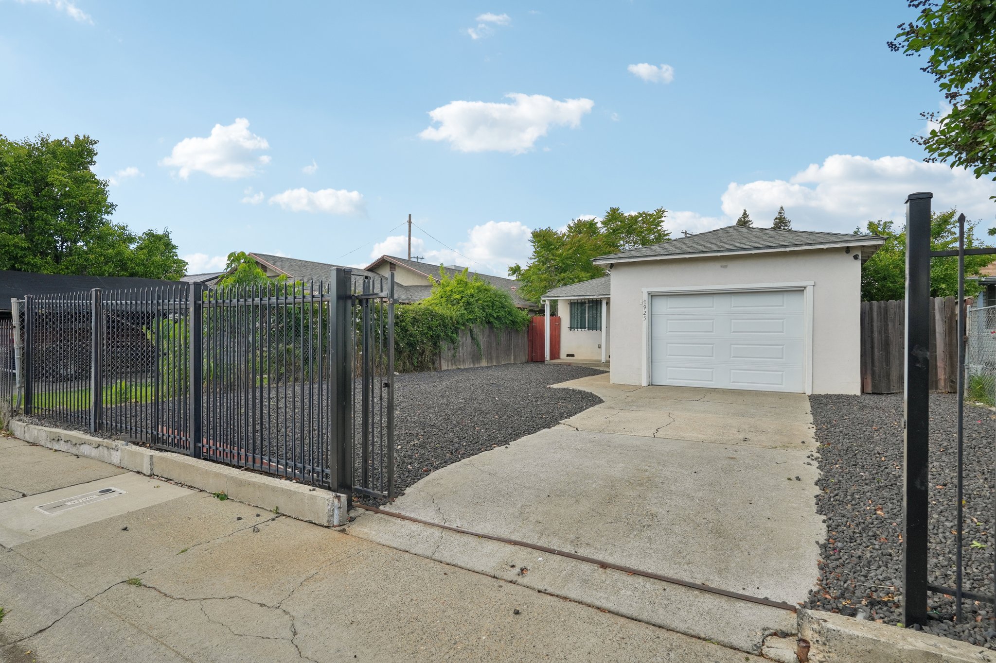 32nd Ave-S1404-002.jpg