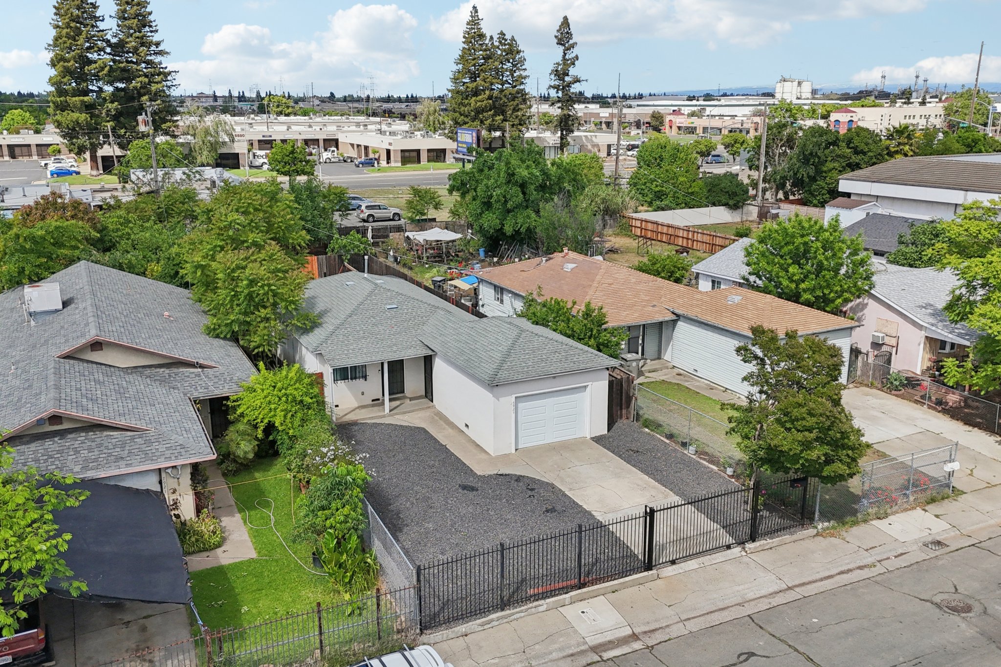 32nd Ave-S1404-028.jpg
