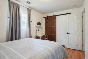 32nd Ave-S1404-015.jpg