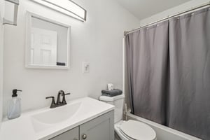 32nd Ave-S1404-016.jpg