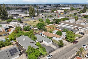 32nd Ave-S1404-032.jpg