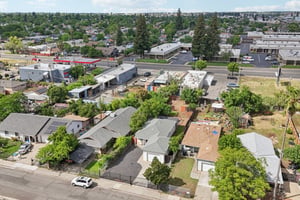 32nd Ave-S1404-033.jpg