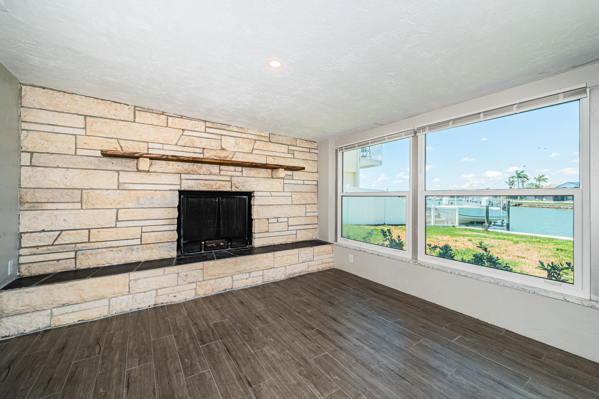 Family Room21