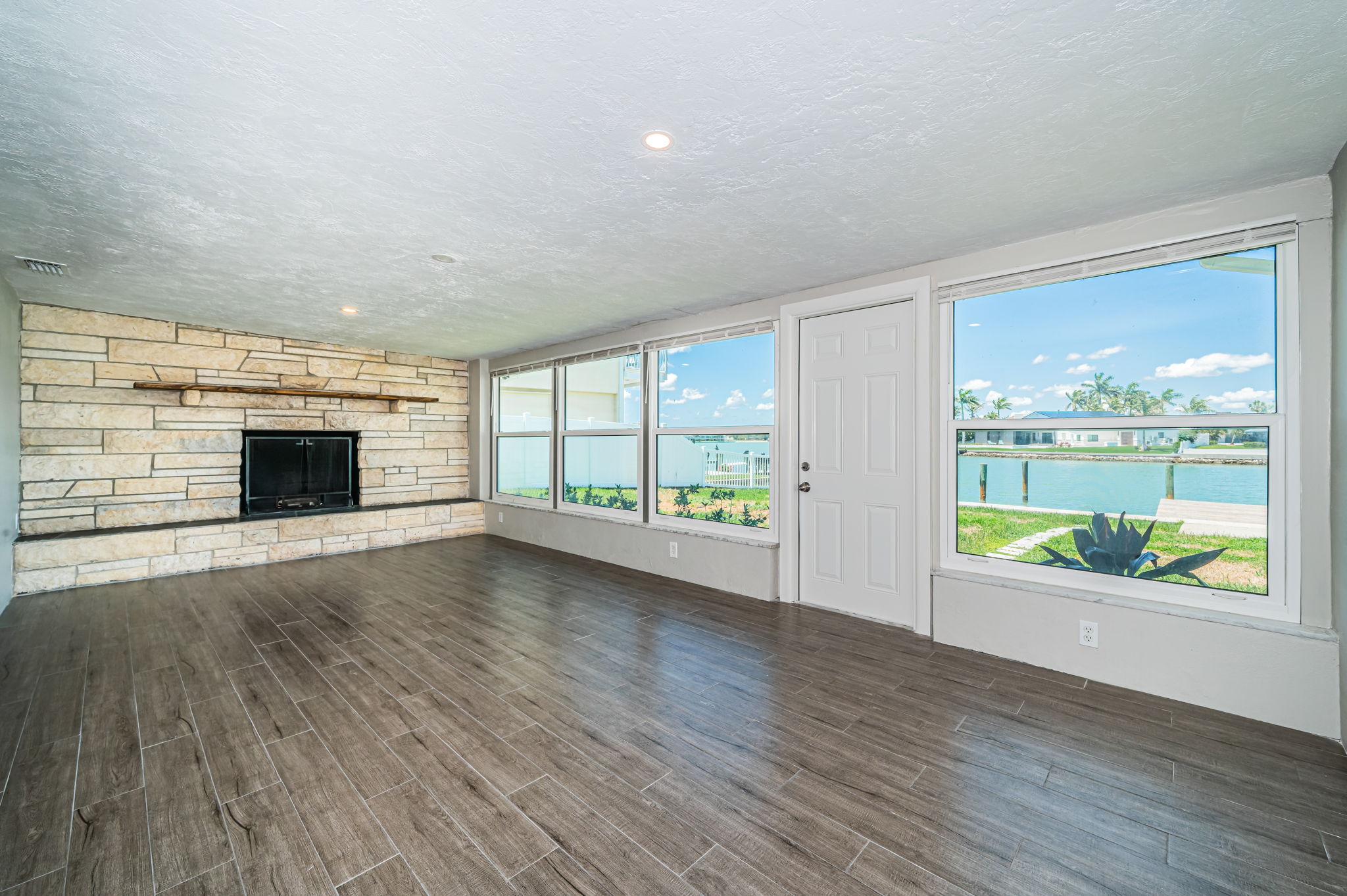 Family Room22