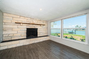 Family Room21