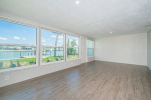 Family Room23