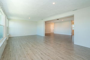 Family Room24
