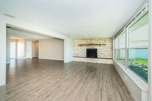 Family Room25