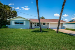 Front Exterior23