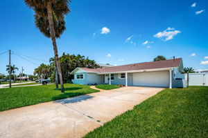 Front Exterior26