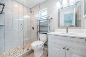 Primary Bathroom20