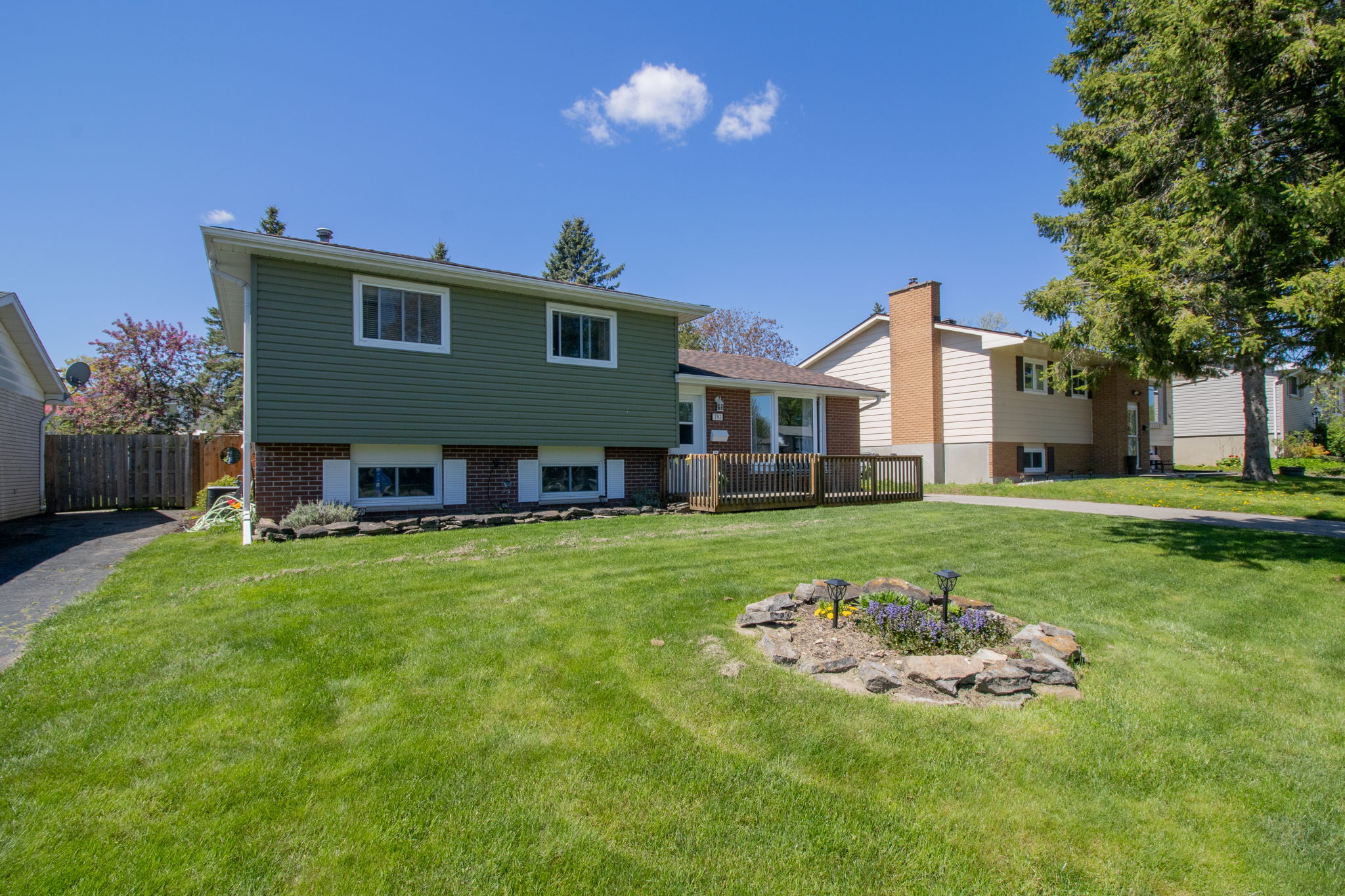 793 Tupper St, Brockville, ON K6V 6A2 Amo360