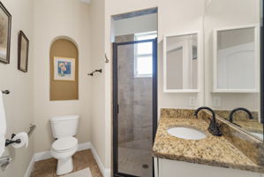  Photo 44