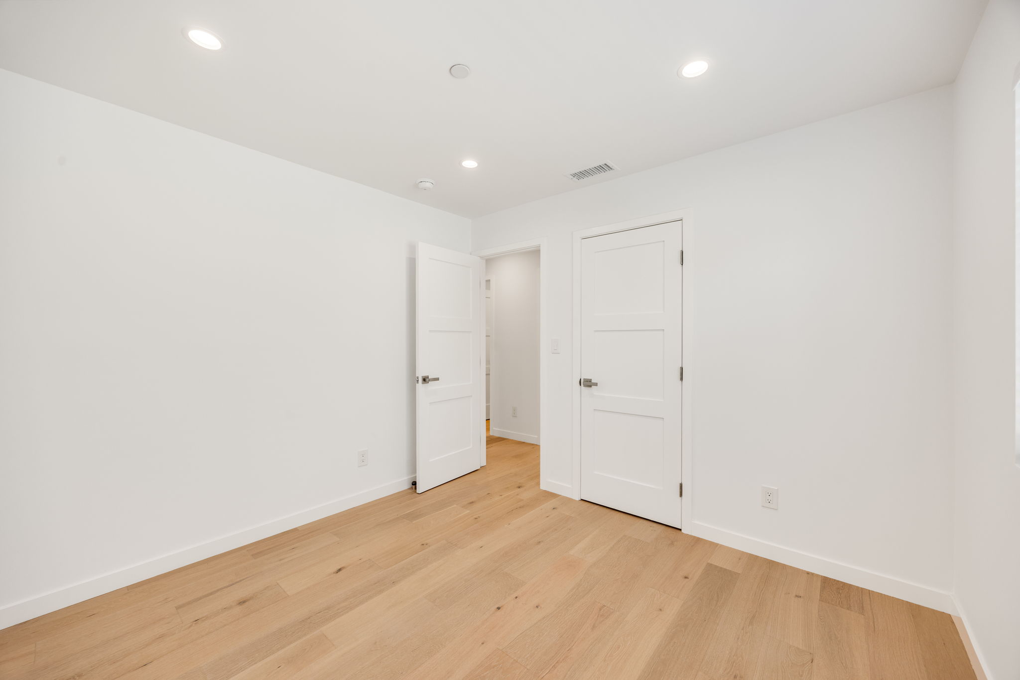  Photo 53