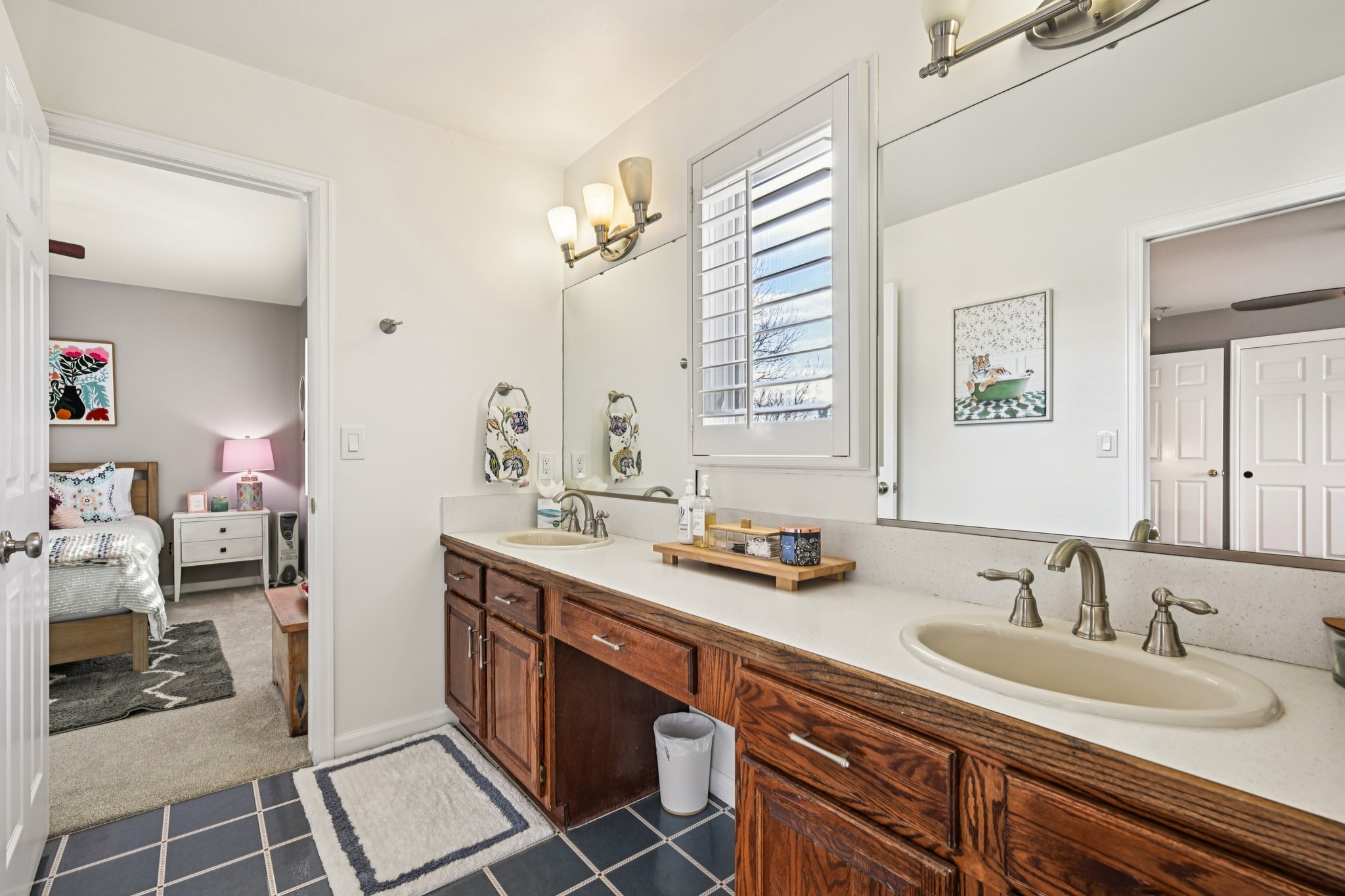 S Eudora Cir-L2211-044.jpg