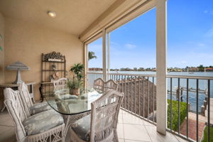 Lanai Seating