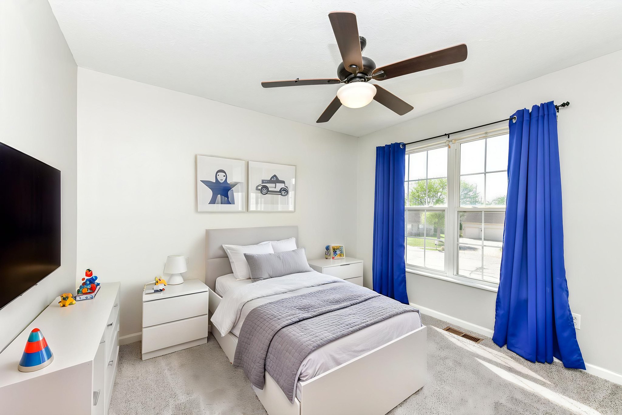 DSC_1750 (2) virtually staged.jpeg