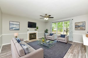 DSC_1687 virtually staged.jpeg