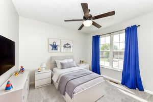 DSC_1750 (2) virtually staged.jpeg