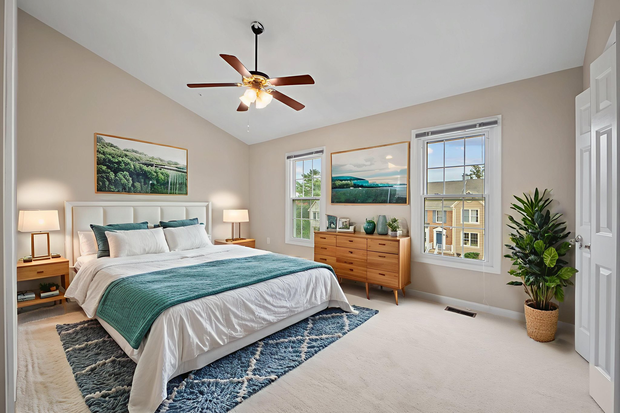 DSC08298 virtually staged.jpeg