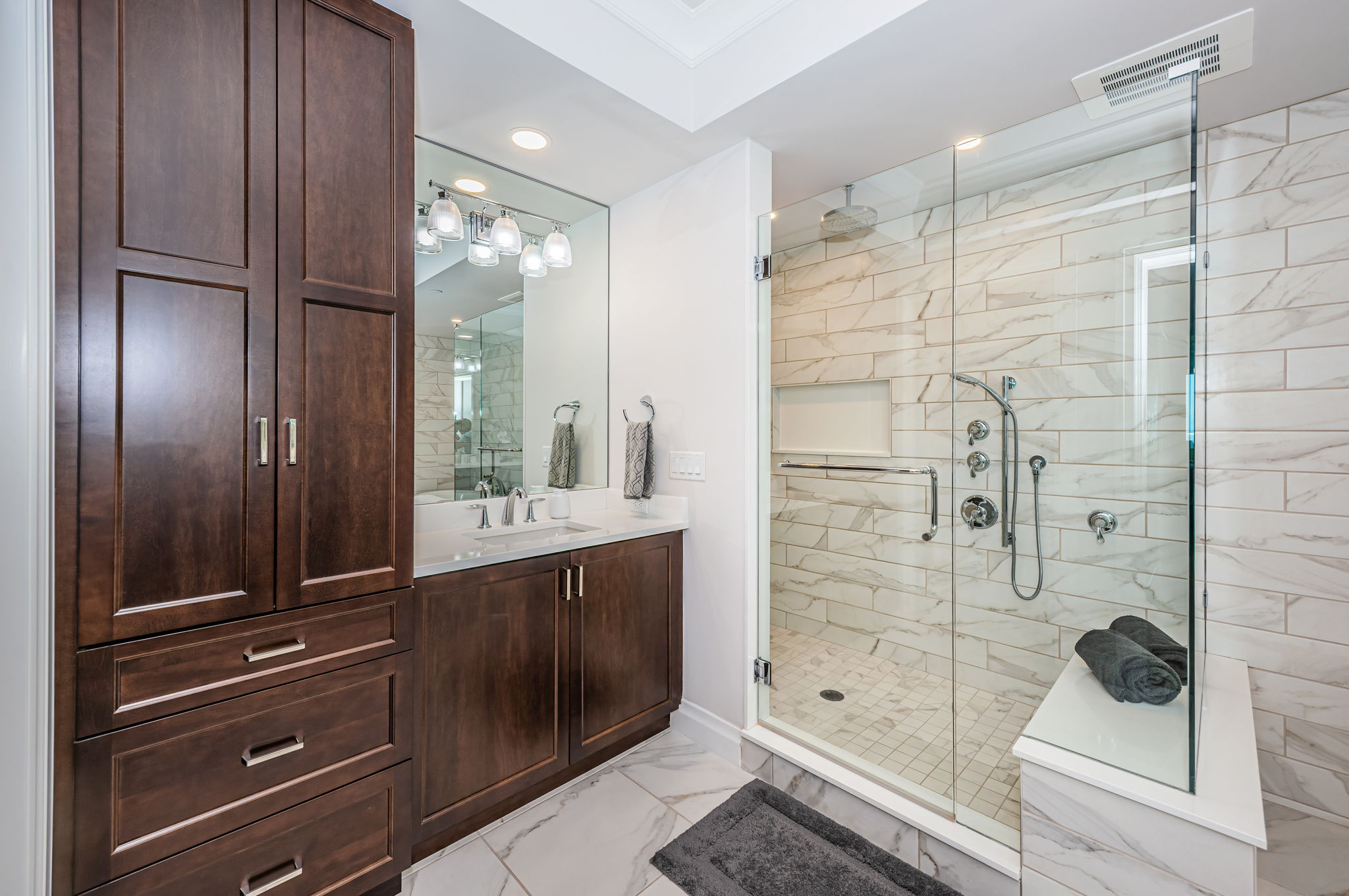 Master Bathroom1b