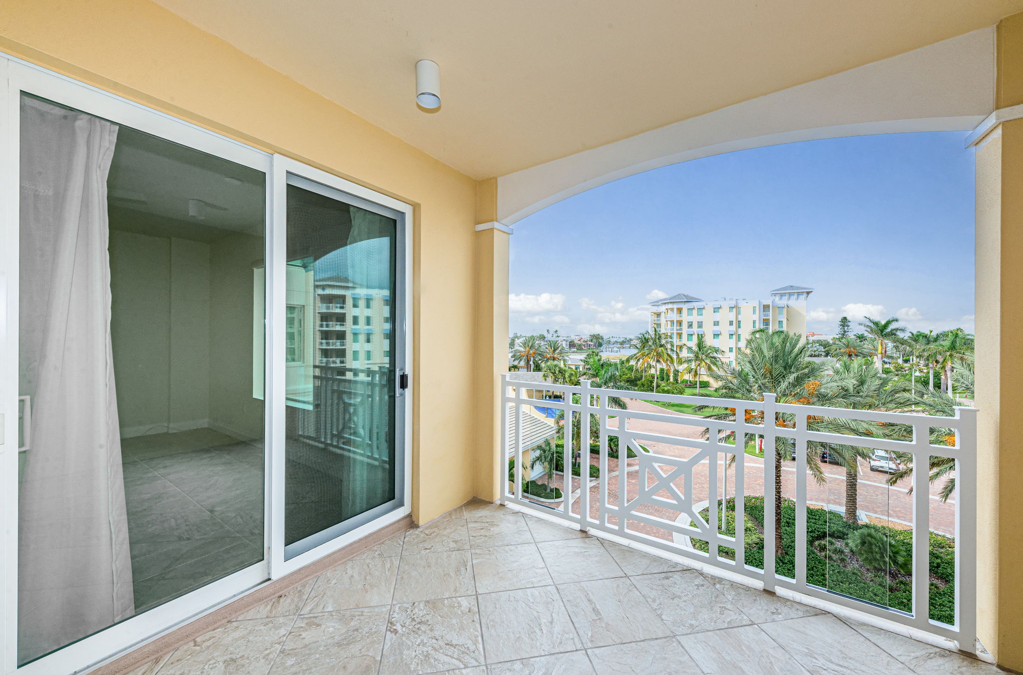 Bedroom2 and 3 Balcony1a