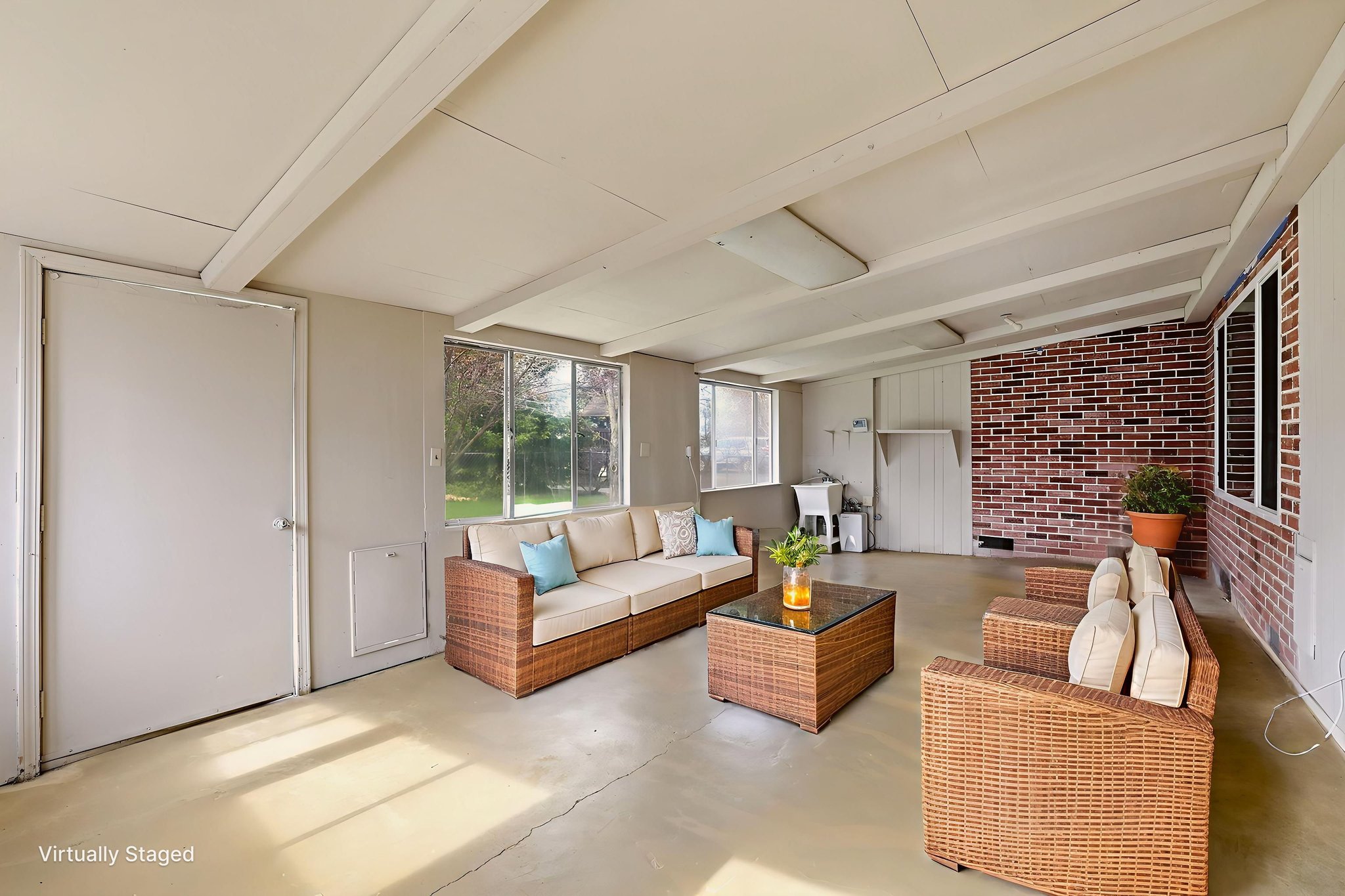 K76A2958 virtually staged.jpeg