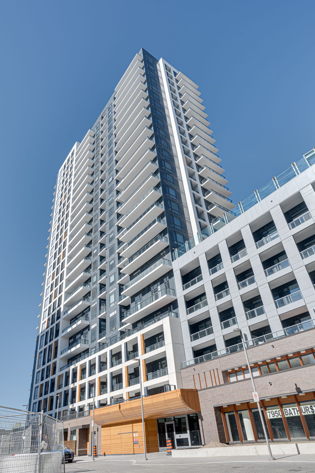 7950 Bathurst St B-1701 Vaughan, ON L4J 0L4