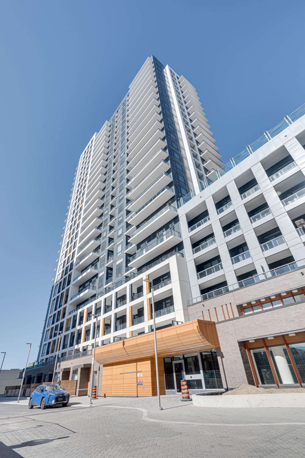 7950 Bathurst St B-1701 Vaughan, ON L4J 0L4