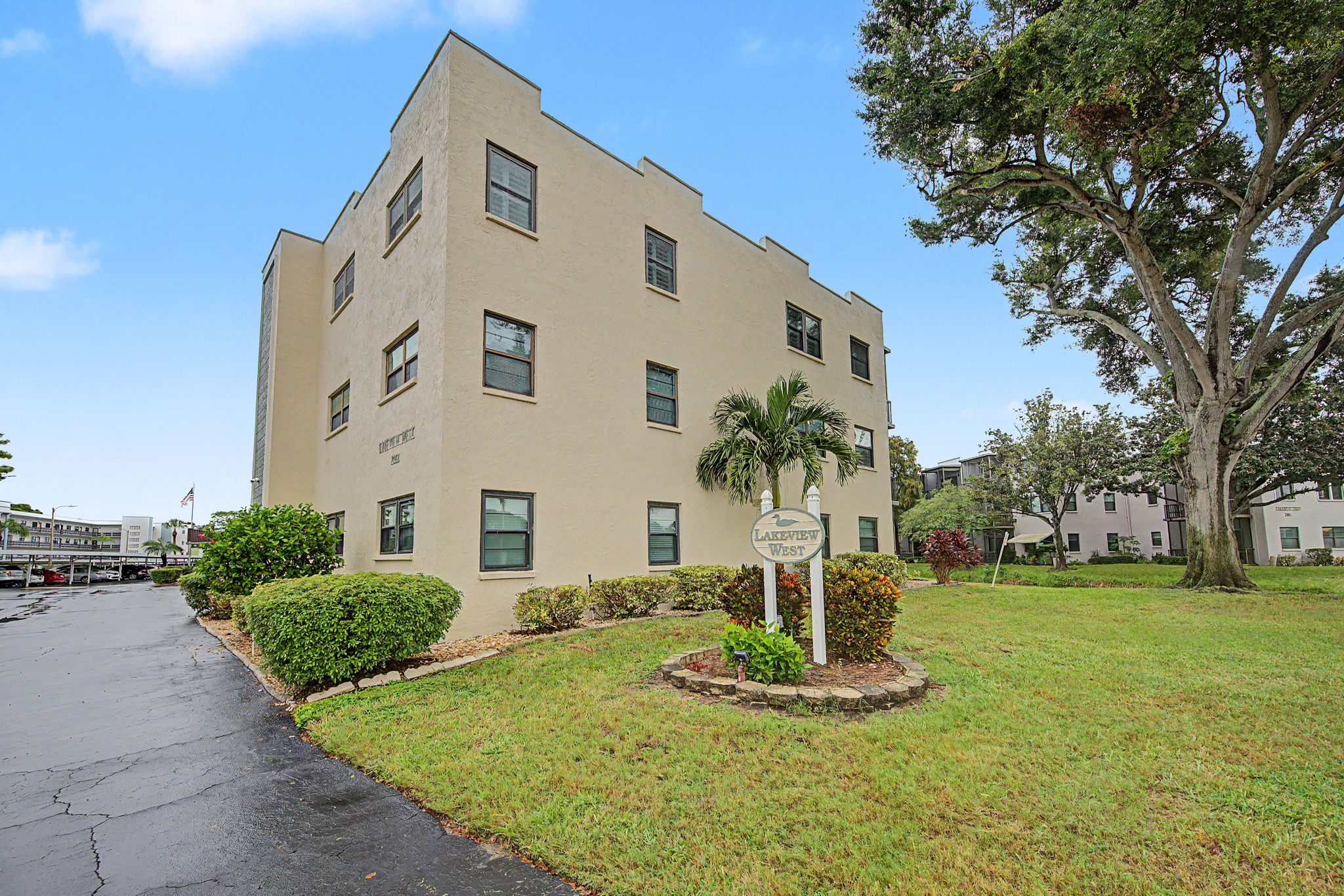 Front Exterior3