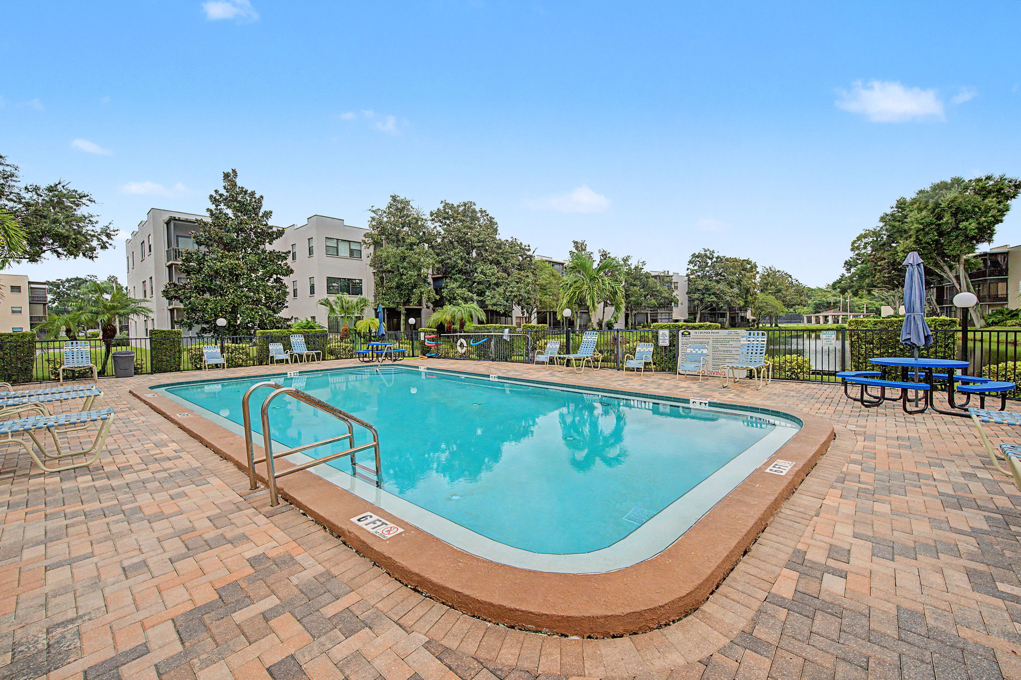 Pool2